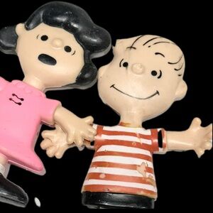 Vintage Peanuts LUCY & LINUS United Features Syndicate Rubber Bendable Figurine